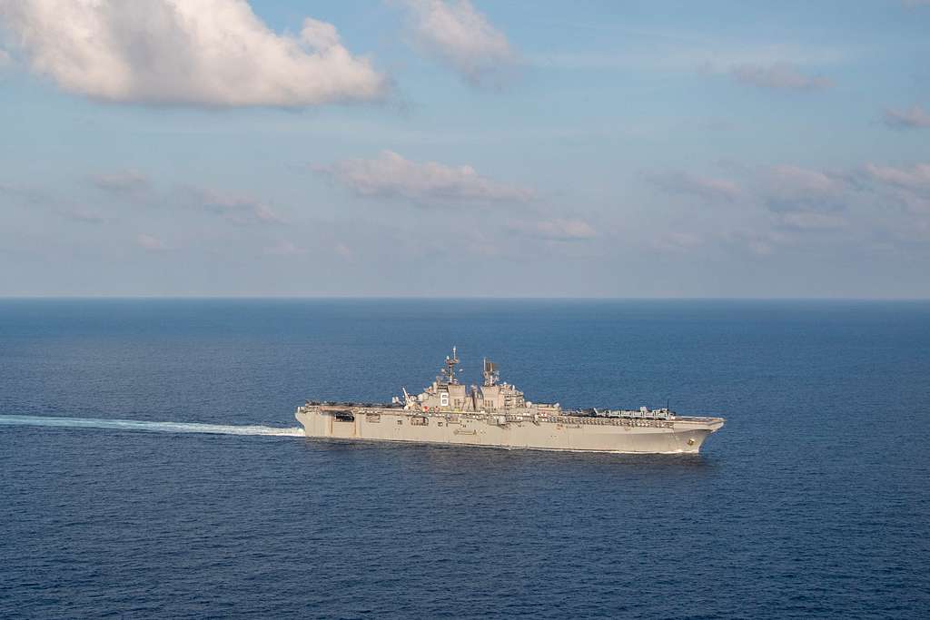 Amphibious assault ship USS America (LHA 6) transits - PICRYL - Public ...