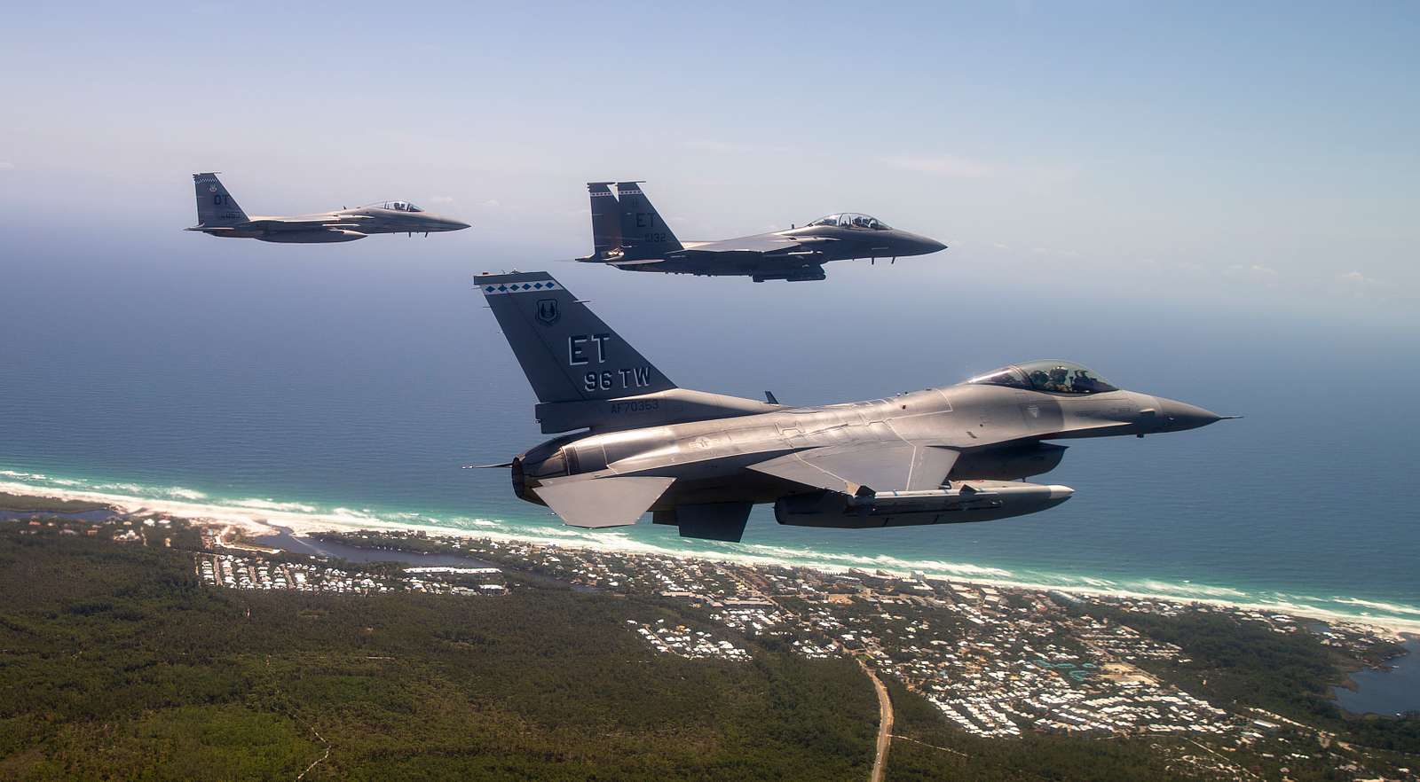 F-16s and F-15s from the 40th Flight Test Squadron - NARA & DVIDS ...