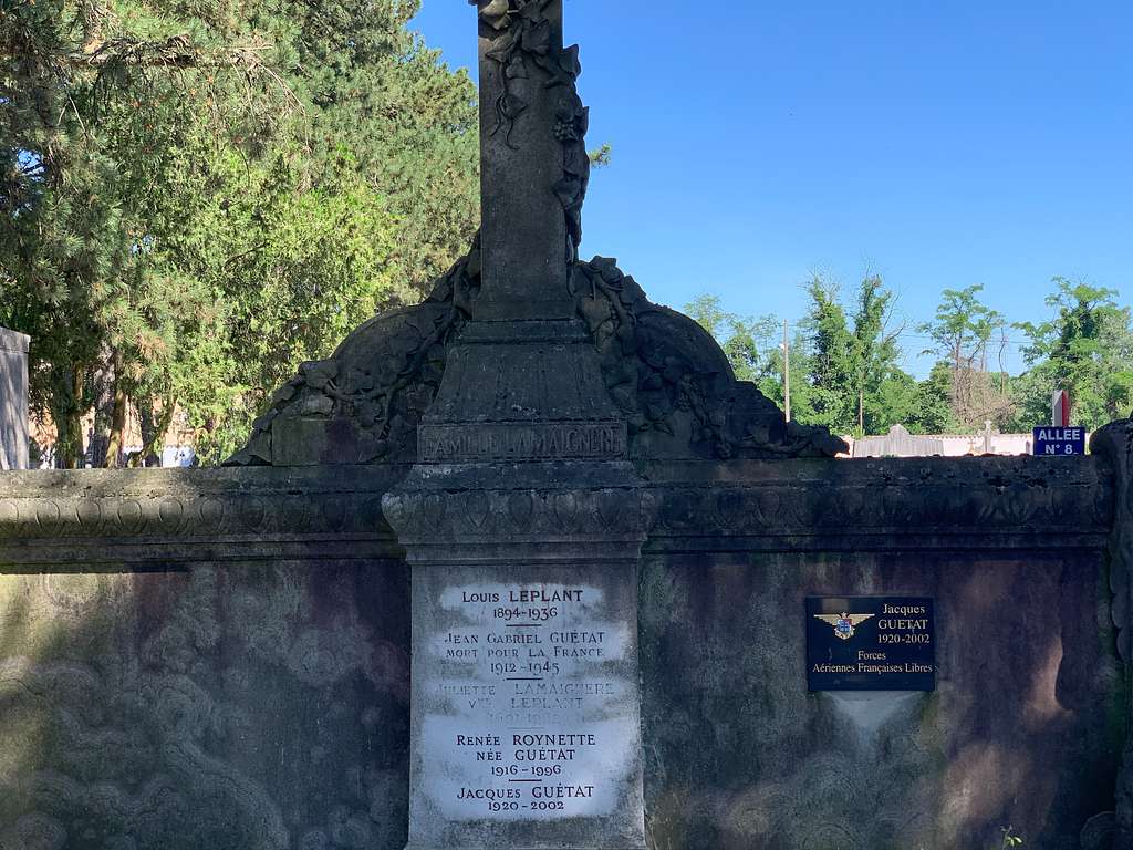 Tombe de Jacques Guetat (ancien cimetière de Villeurbanne) Forces ...