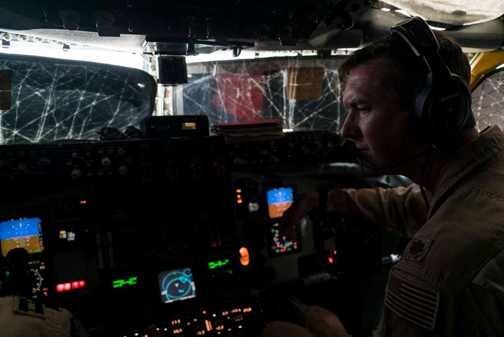 A U.S. Air Force KC-135 Stratotanker Pilot Assigned - PICRYL Public ...