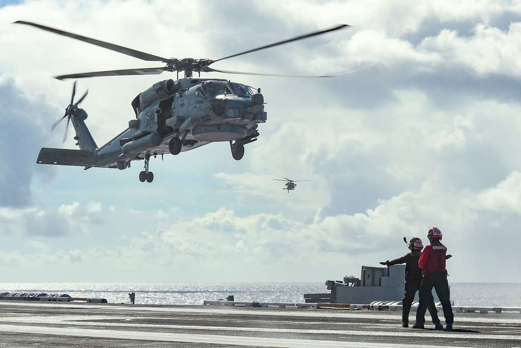 PHILIPPINE SEA (June 8, 2020) – U.S. Navy Aviation - PICRYL Public ...