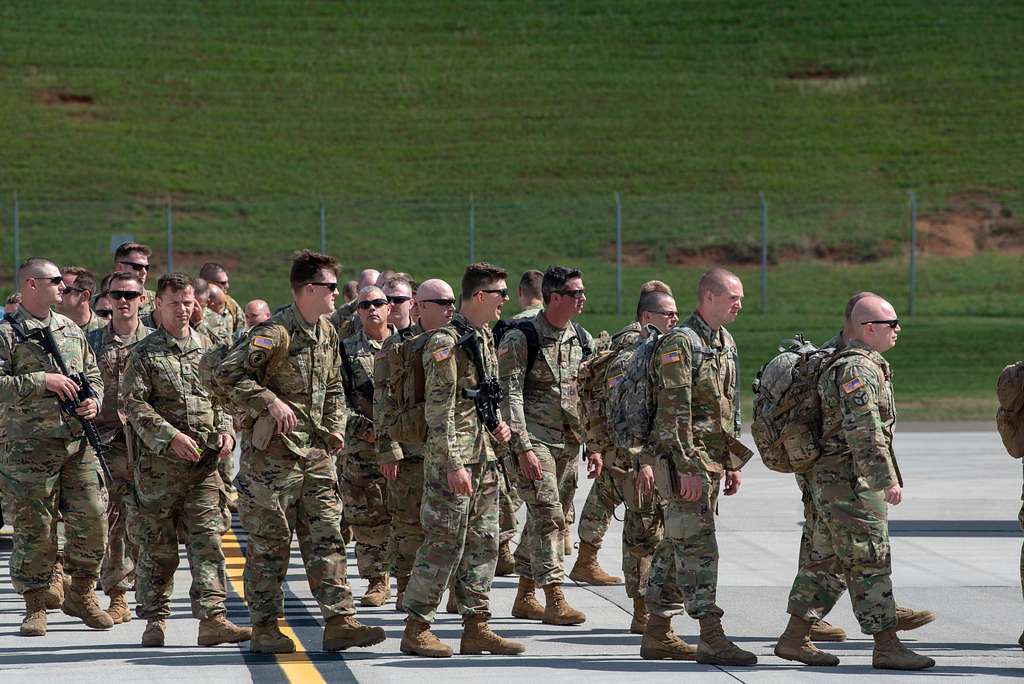 Members of the 278th Armored Cavalry Regiment (ACR) - NARA & DVIDS ...