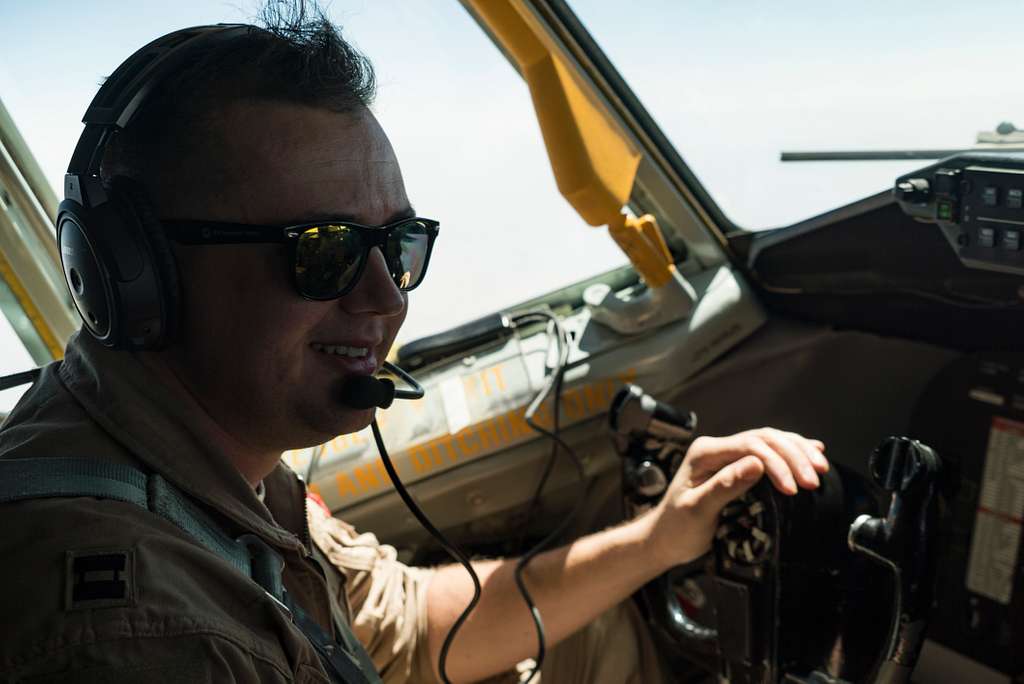 A U.S. Air Force KC-135 Stratotanker Pilot Assigned - PICRYL Public ...