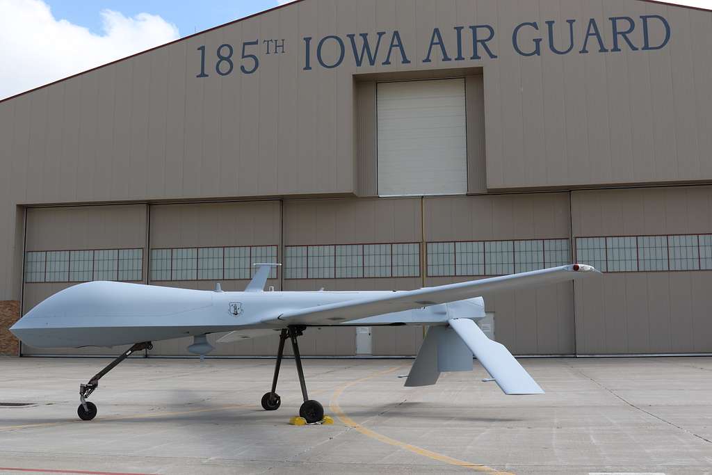 DVIDS - Images - Australian Air Force cadets tour U.S. and Australian  aircraft [Image 8 of 8]