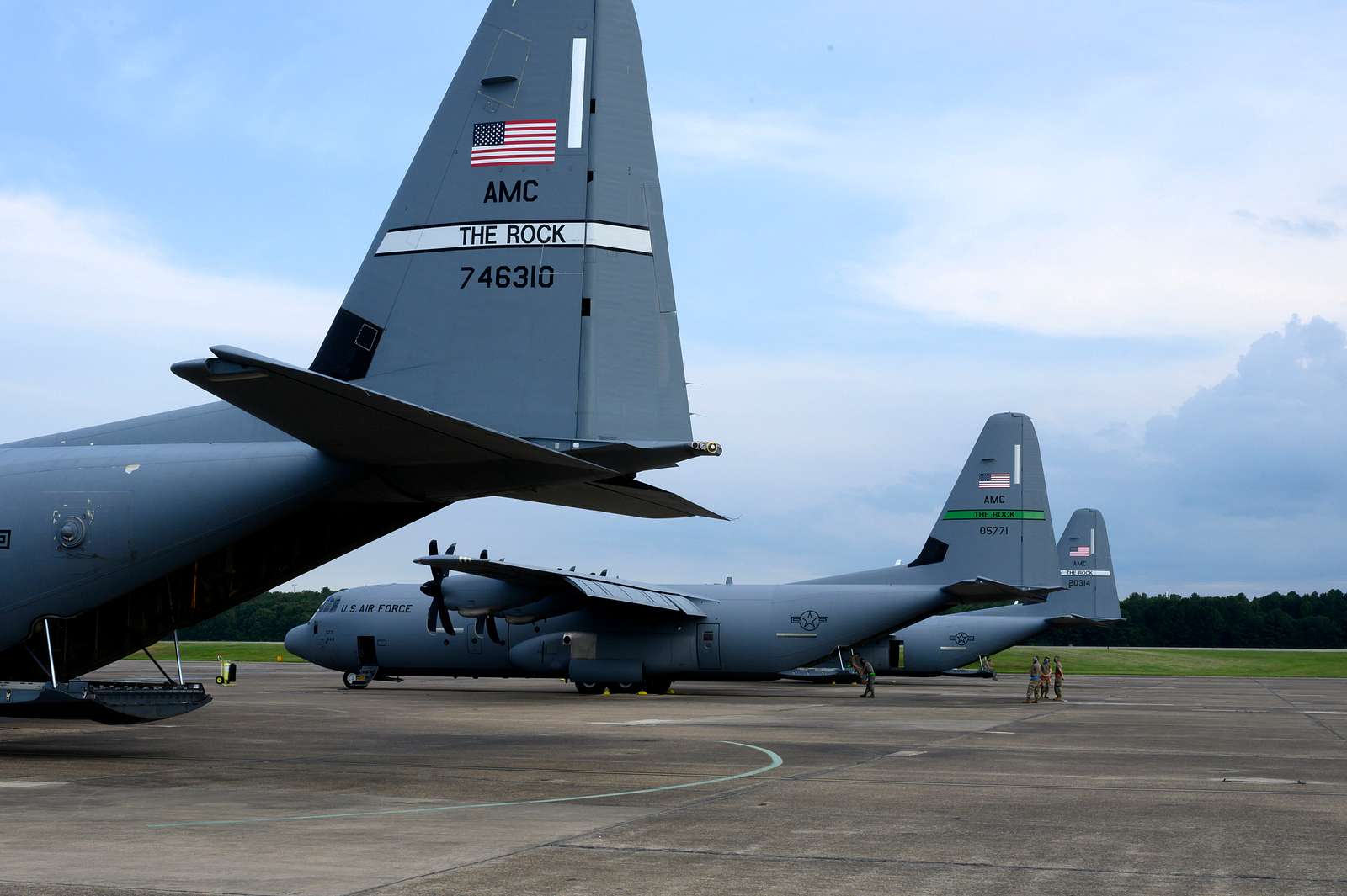 Maintainers From The Th Airlift Wing Prepare A C J Nara Dvids