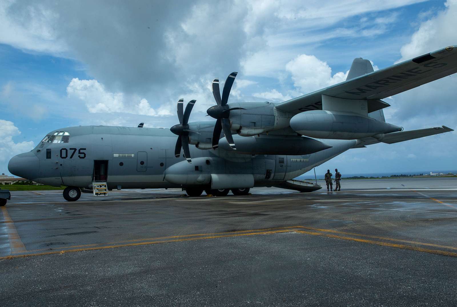 A KC-130J Super Hercules with Marine Aerial Refueler - NARA & DVIDS ...