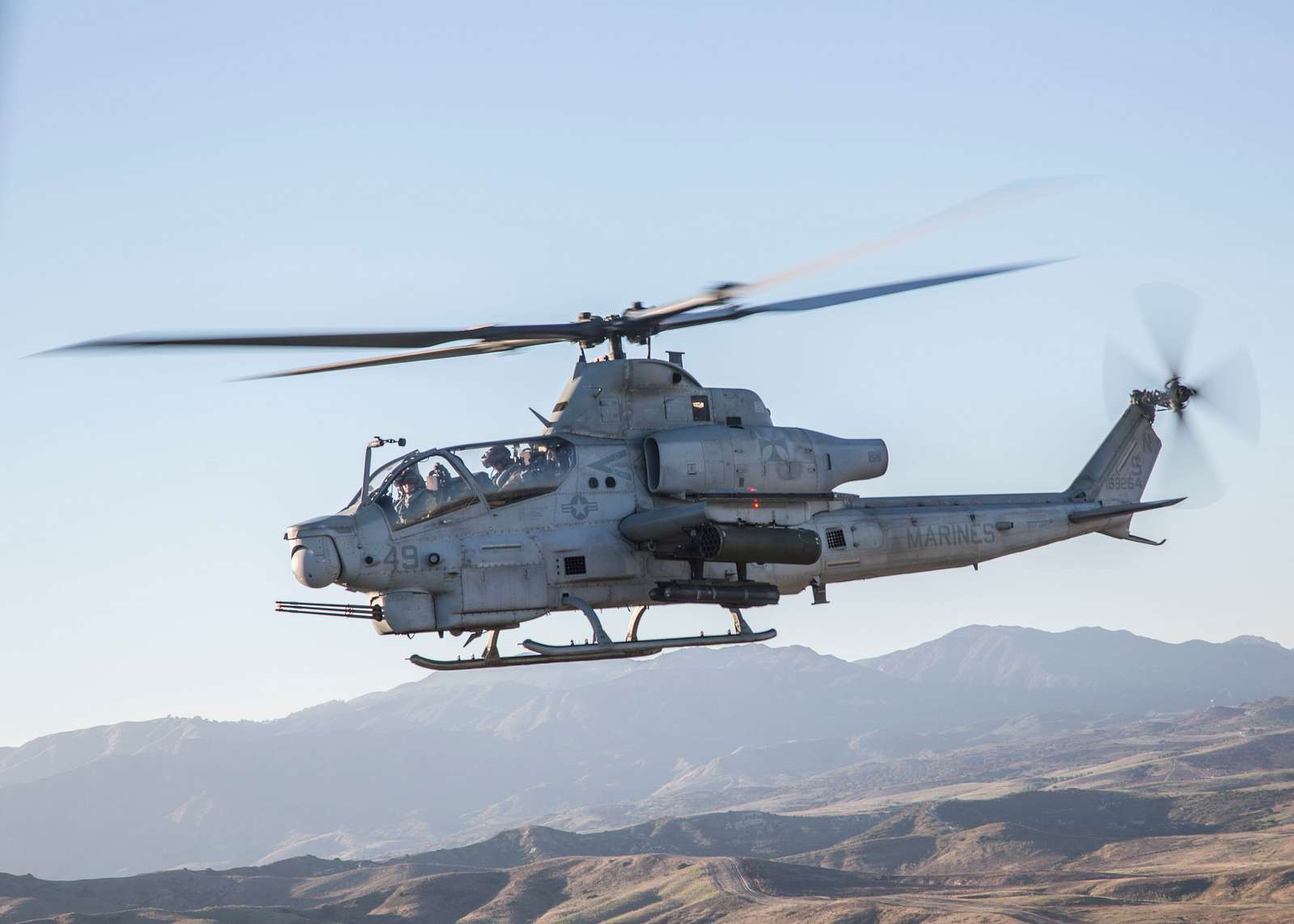 A U.S. Marine Corps AH-1Z Viper assigned to Light Attack - NARA & DVIDS ...