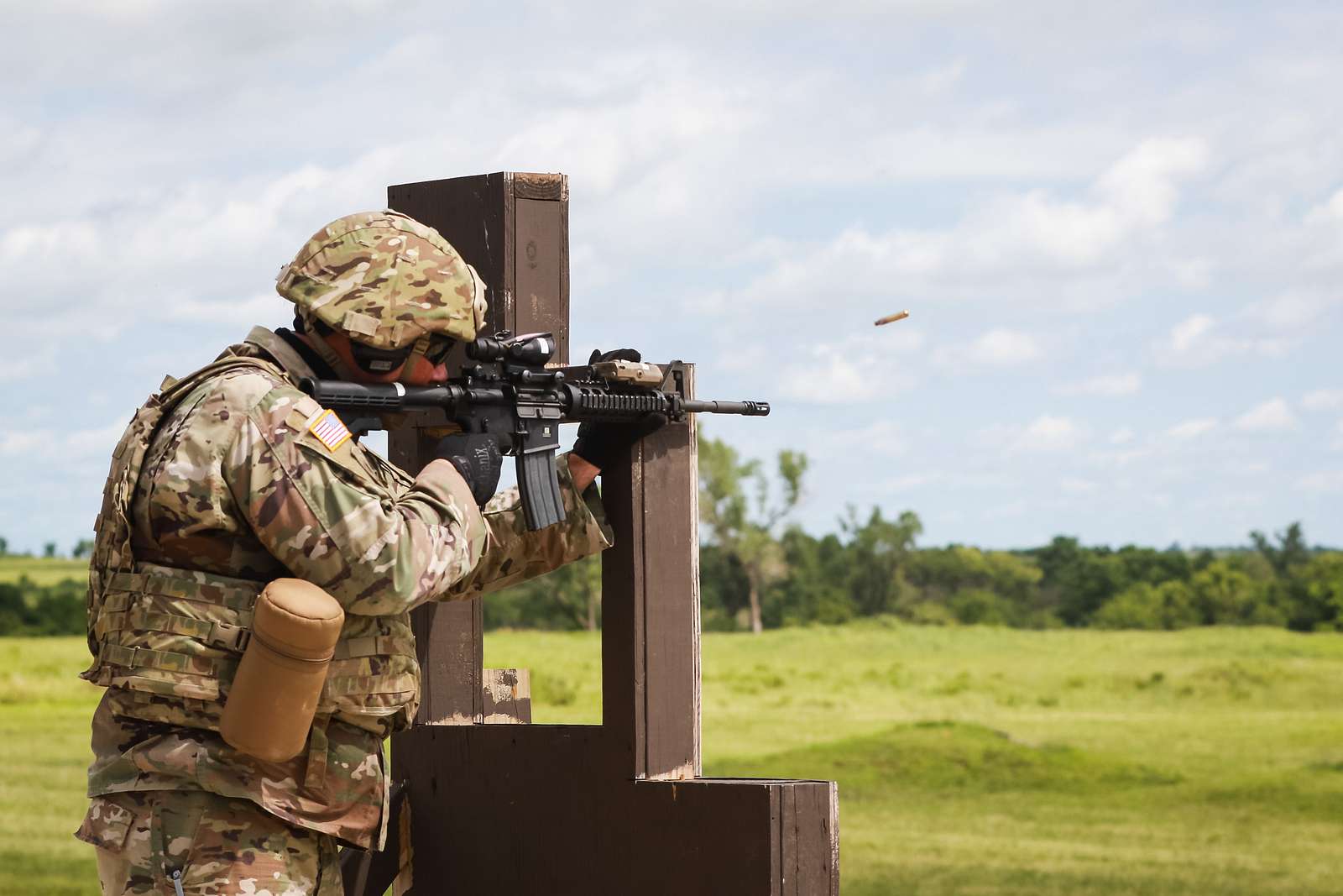 U.S. Soldiers With The Headquarters Battalion, 1st - NARA & DVIDS ...