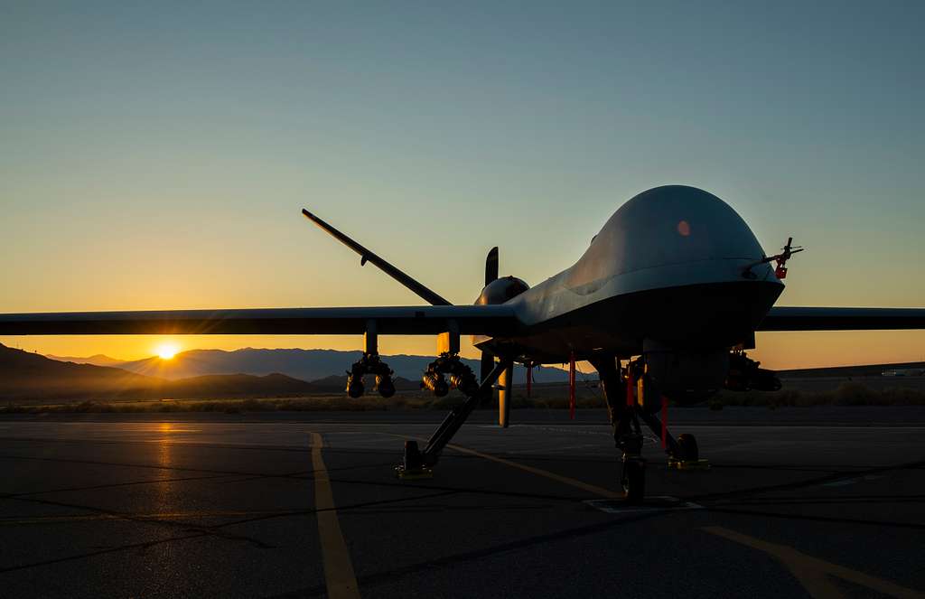 Eine MQ-9 Reaper mit acht AGM-114 Hellfire-Raketen - U.S. National ...