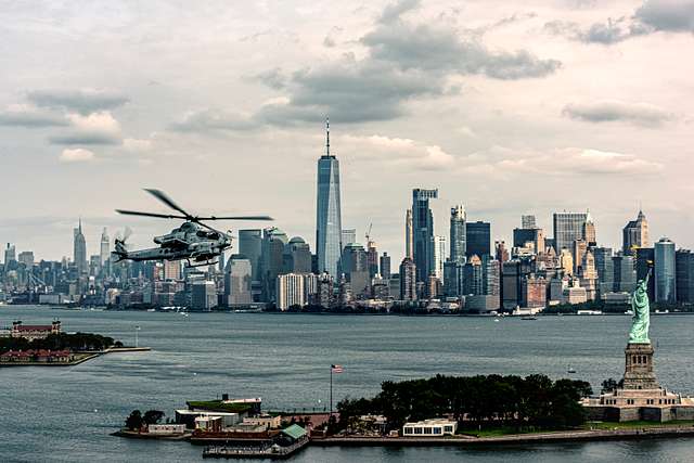 An AH-1Z Viper 