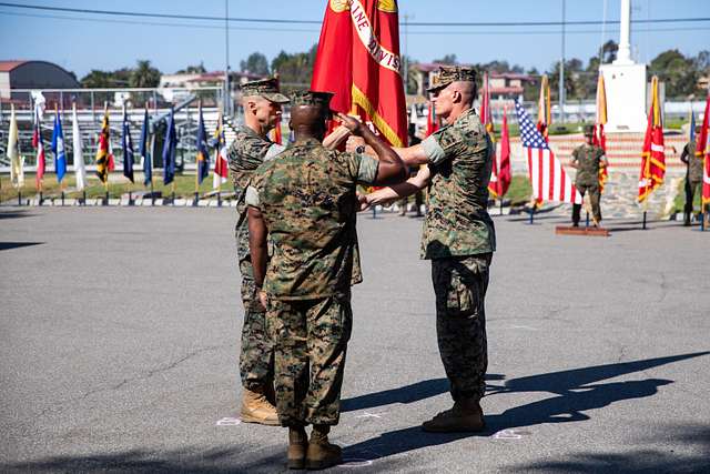 U.S. Marine Corps Maj. Gen. Roger B. Turner, Jr., Right, - NARA & DVIDS ...