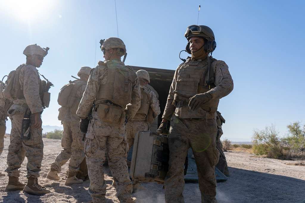 A U.S. Marine with 3d Assault Amphibian Battalion, - NARA & DVIDS ...