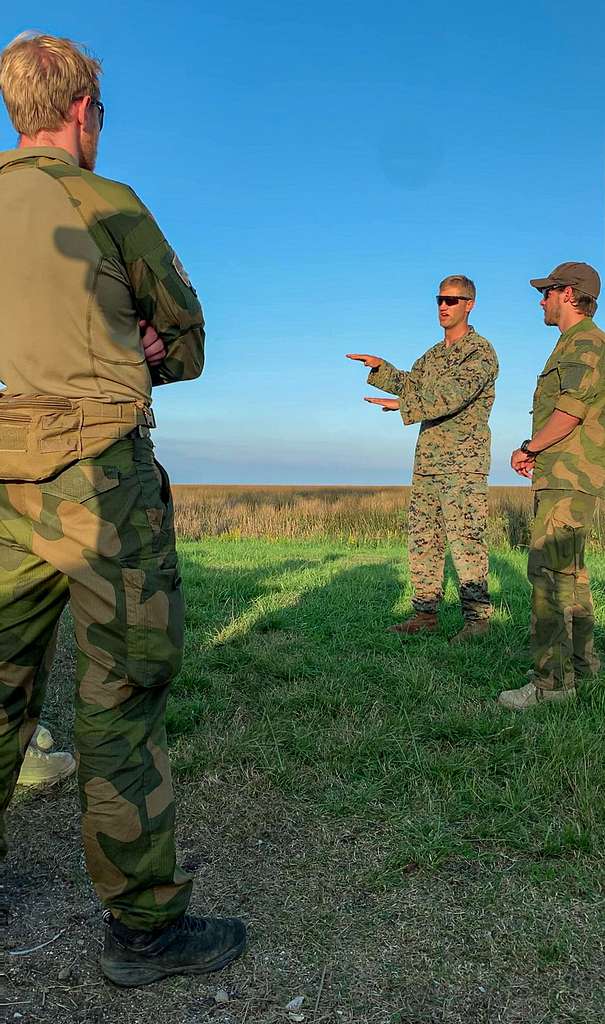 U S Marine Corps Gunnery Sgt Tyler Hood The Fire Picryl Public