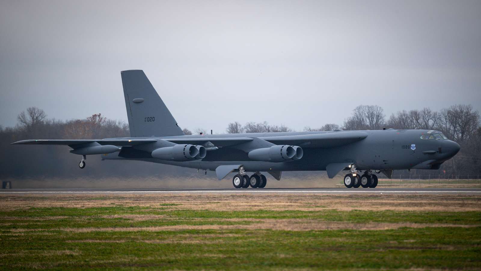 A B-52H Stratofortress taxis down the flight line at - NARA & DVIDS ...