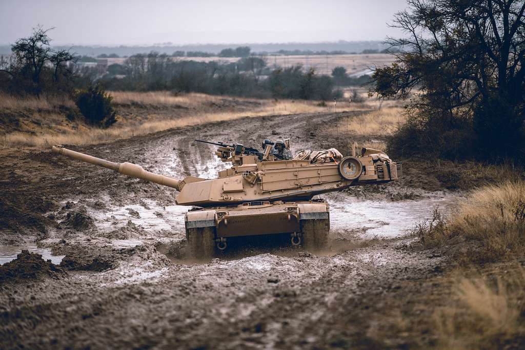 a-tank-crew-with-1st-battalion-12th-cavalry-regiment-picryl-public