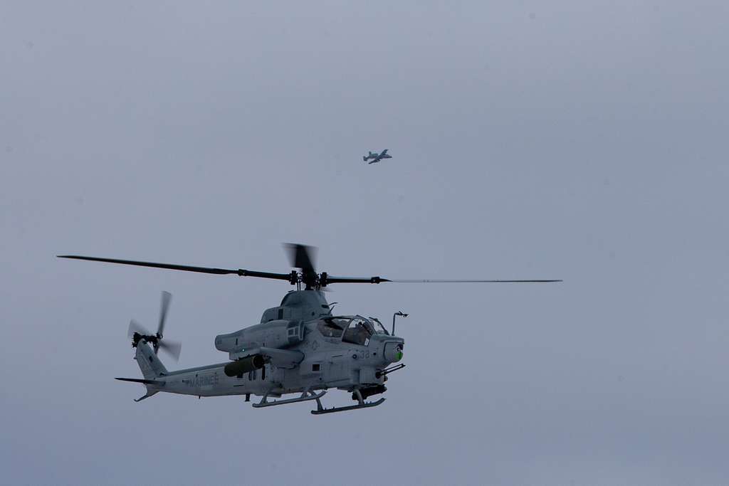 an-ah-1z-viper-conducts-a-close-air-support-mission-nara-dvids