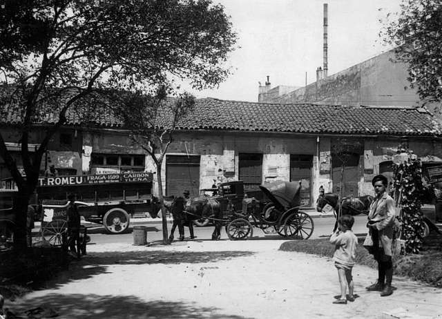 149 Archivo General de la Nación Argentina 1890 Buenos Aires, carro  irrigante Stock Photo - Alamy