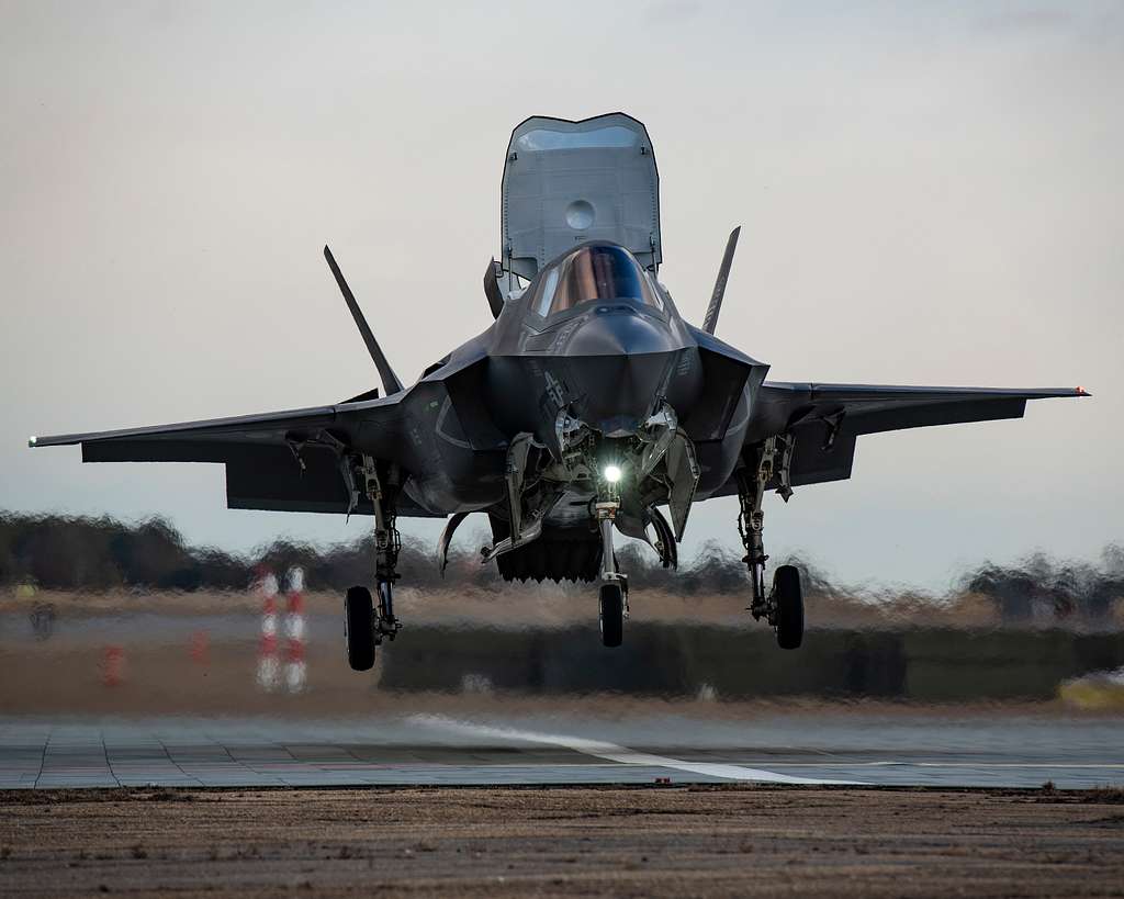 F-35 test pilots train for Cavour sea trials - PICRYL - Public Domain ...