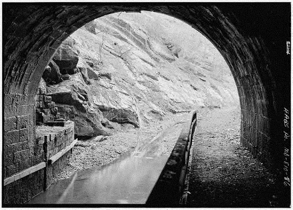 Chesapeake & Ohio Canal, Paw-Paw Tunnel - PICRYL - Public Domain