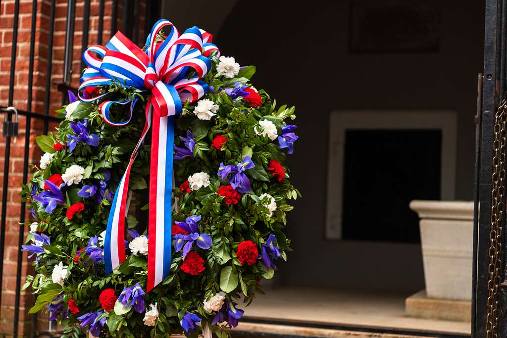 The Presidential wreath stands at the tomb of the 4th - PICRYL - Public  Domain Media Search Engine Public Domain Search