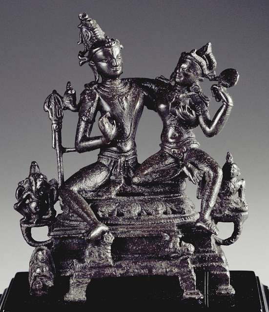 36 Shiva and parvati in sculpture Images: PICRYL - Public Domain