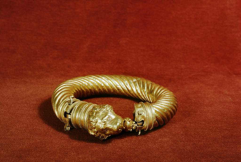 Roman Bronze Fertlility Bracelet (15th-17thC AD) | The Design Theory
