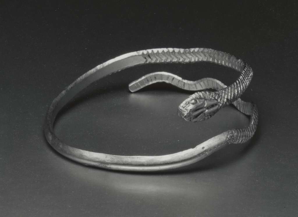 Vintage Asian Snake Bracelet – Anteeka