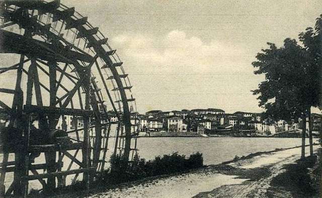 Pescantina old4 Italy A black and white photo of a water wheel