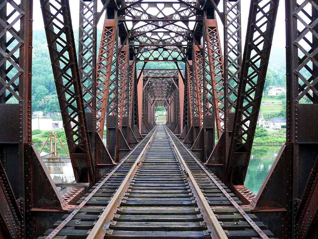 Tourist Attraction - Railroad Bridge-27527 - PICRYL - Public Domain Media  Search Engine Public Domain Search