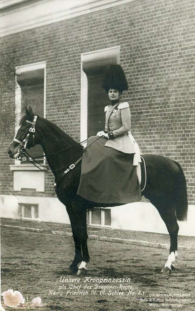 Kronprinzessin Cecilie als Chef des Dragoner-Regiments König Friedrich ...