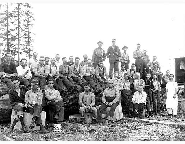 Logging crew and cook at camp, The Eufaula Company, ca 1921 (KINSEY 85 ...