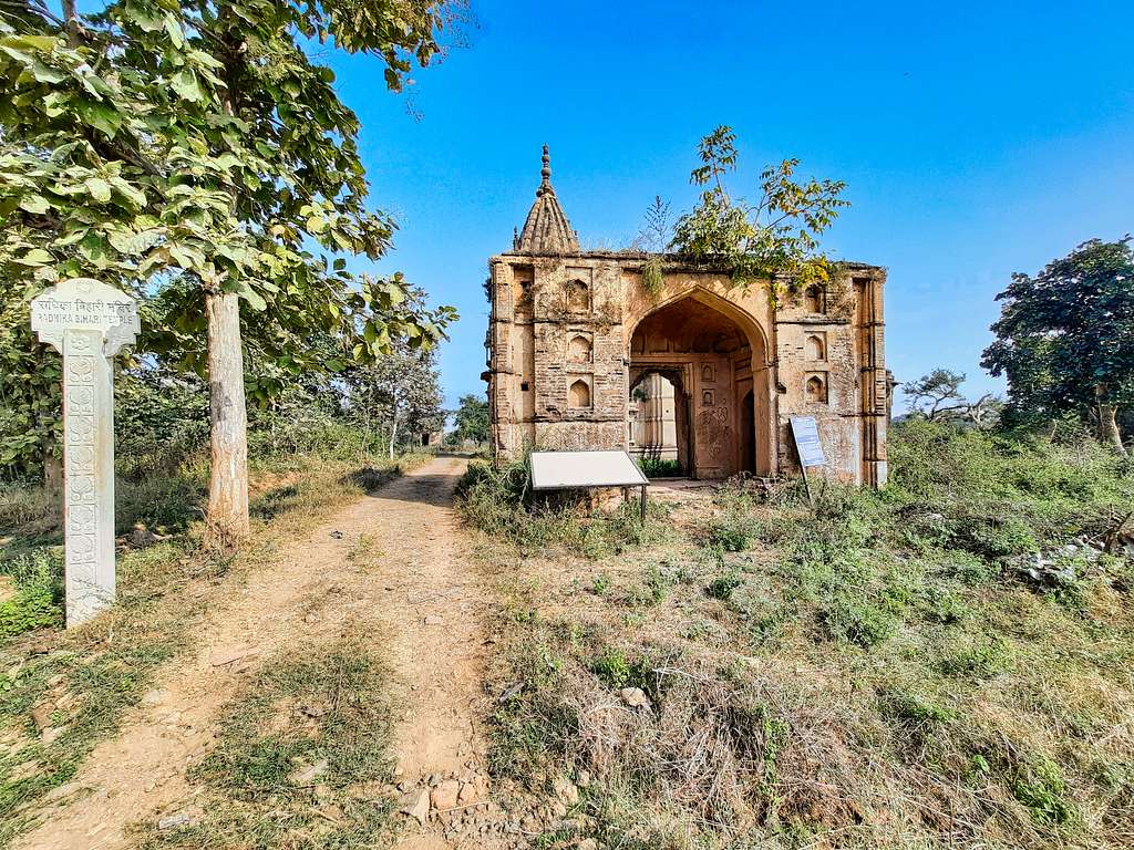 An armchair tour of The Orchha Fort of Bundelkhand : The forgotten glory of  an ancient Empire - The Revolving Compass