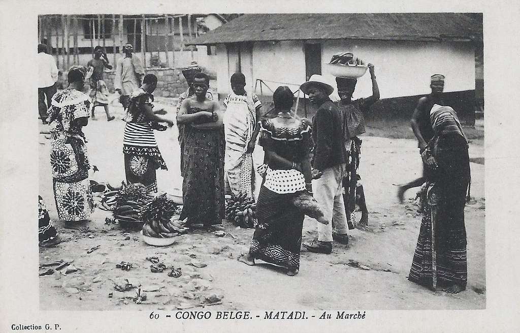 belgian congo, Group of Topless Native Mandibu Women (1920s) Postcard