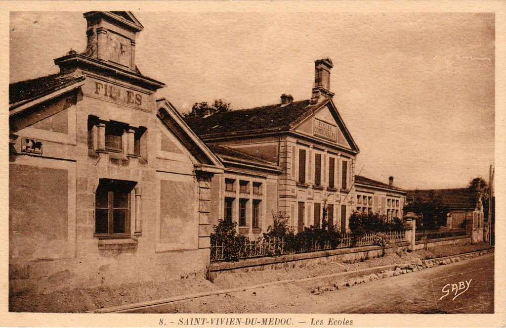 Saint-Vivien de Médoc - place Claude Bertin - PICRYL - Public