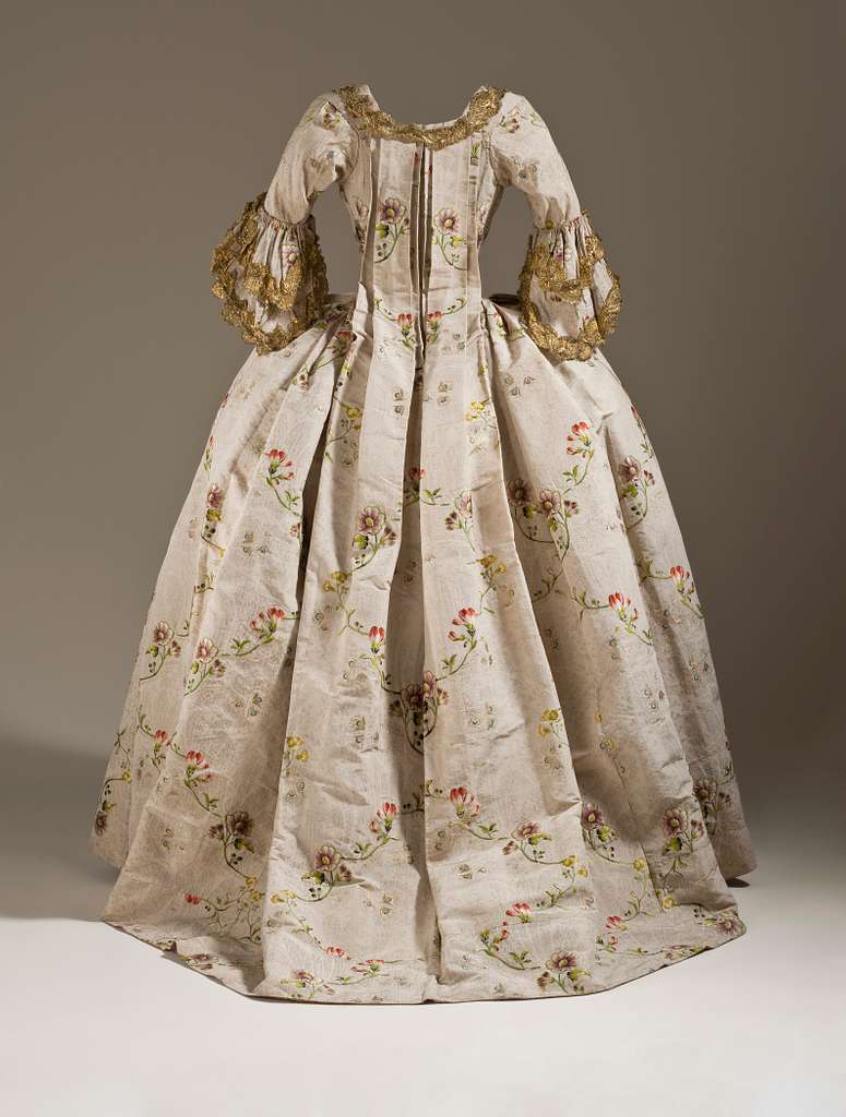 File:Woman's Robe a l'anglaise with Petticoat LACMA M.66.31a-b (4