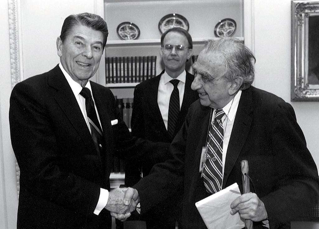 File:President Ronald Reagan shaking hands with Fernando