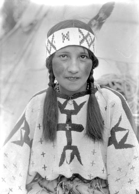 Native North American Indian - Old Photos - Ahtna girl using a