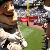 Atlanta Braves mascot, Homer, walks onto the field - PICRYL
