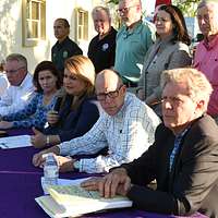 JoAnna Garcia Swisher stands next to her husband, New - NARA & DVIDS Public  Domain Archive Public Domain Search